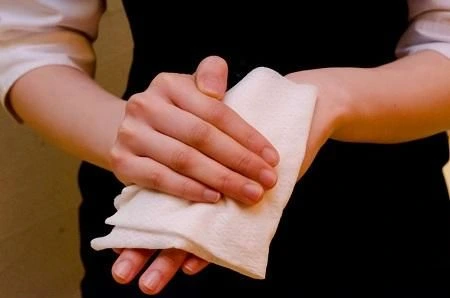 Våtvävnadstider Lägg till färg till hotelletjänster
